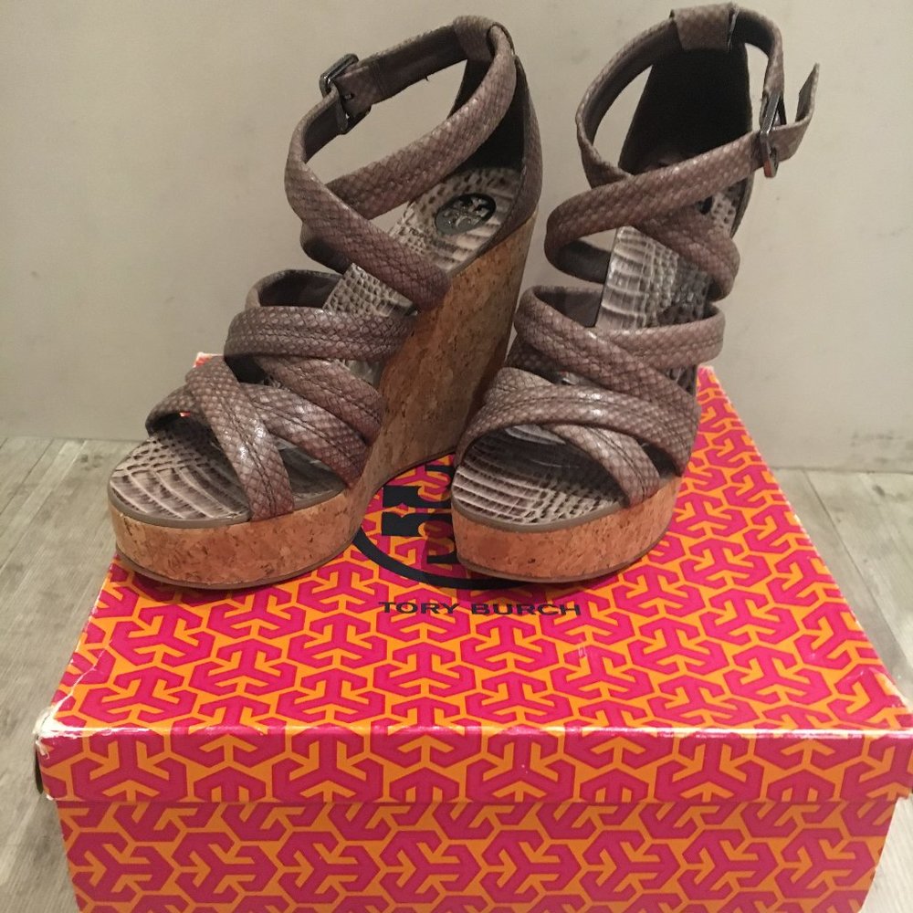 Tory Burch Jeanine Snake Wedge Size:9.5 Color:Granite